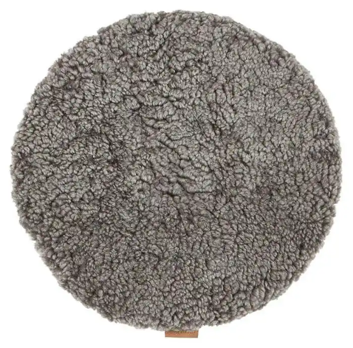 Premium Jill Vadderad Rund 38 cm Grågrafit - Shepherd of Sweden - Bonus Möbler